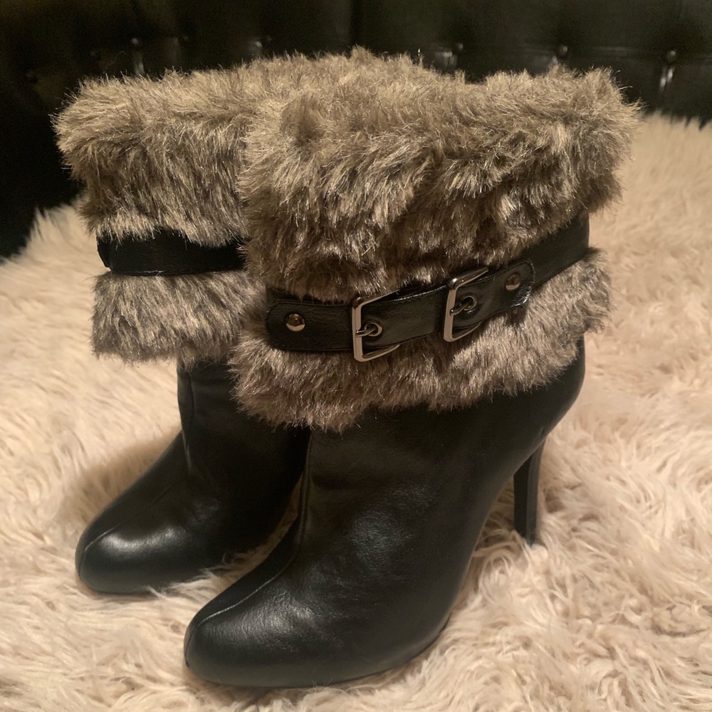 Paprika ankle boots with fur and buckle
